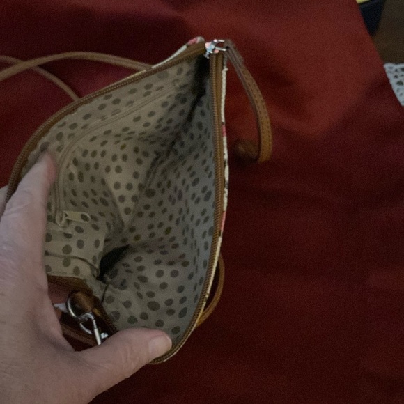 Floral Canvas Relic Crossbody & Adjustable Strap with Detachable Wristlet - Picture 6 of 6